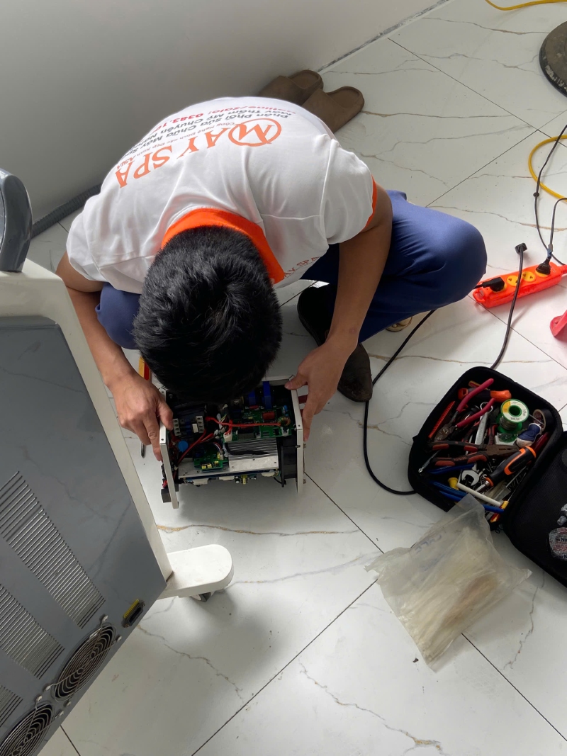 Đội ngũ kỹ thuật viên tại Máy Spa Asia