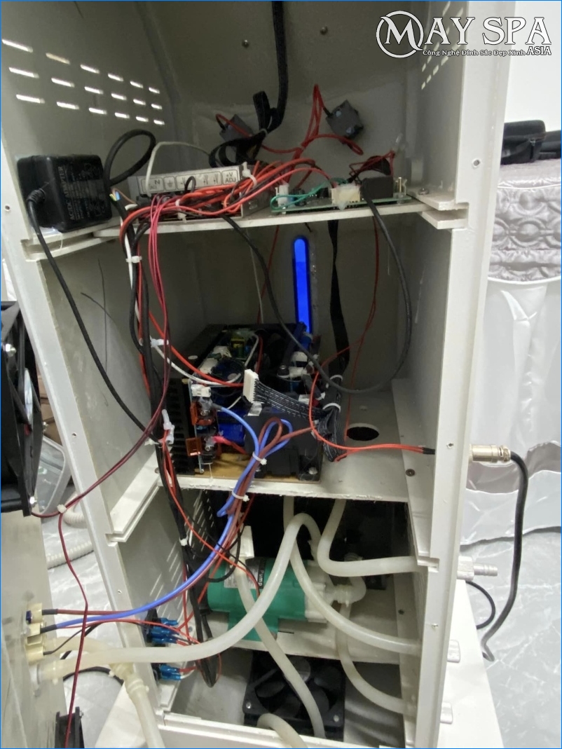 Các linh kiện chính hãng và bảo hành dài hạn