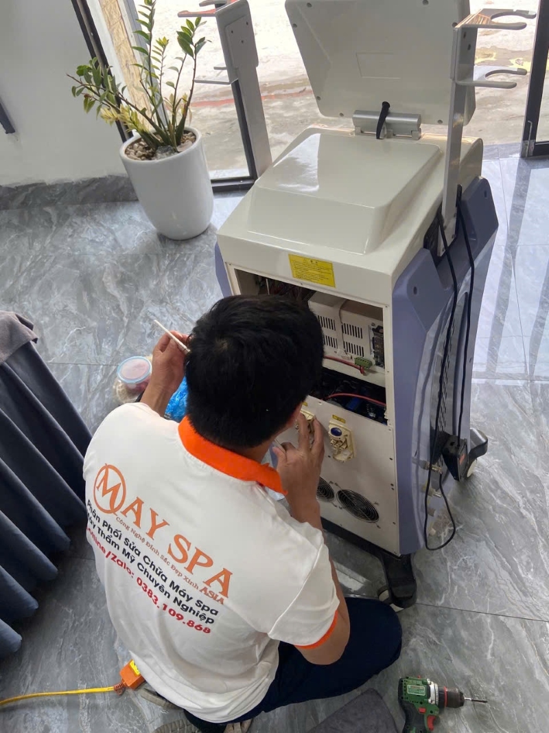 Đội ngũ kỹ thuật viên tại Máy Spa Asia
