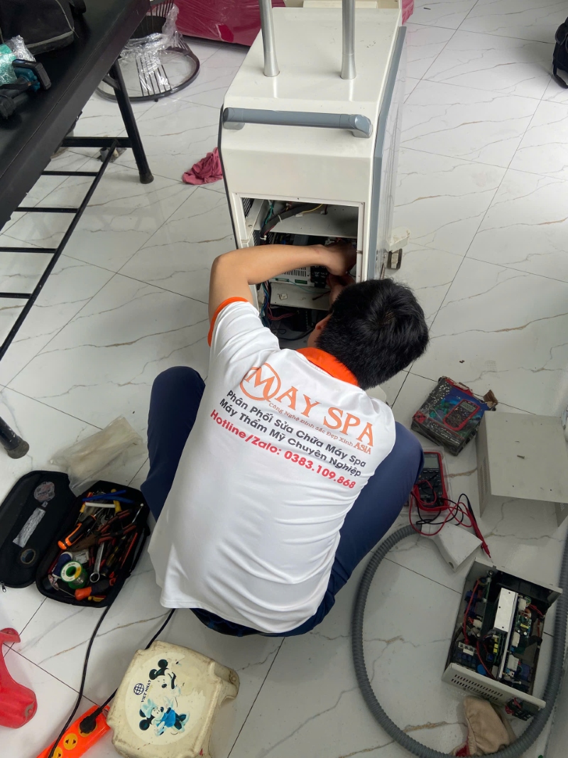 Đội ngũ kỹ thuật viên Máy Spa Asia