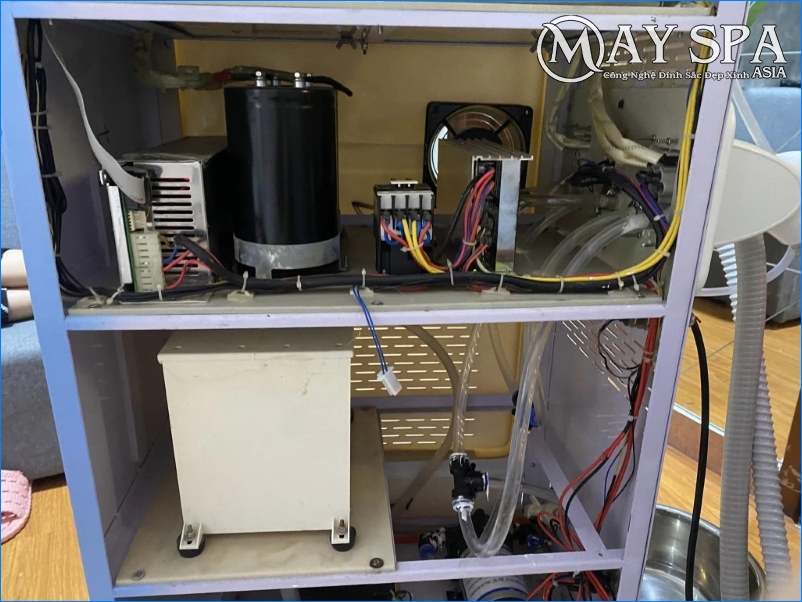 Đội ngũ kỹ thuật viên tại Máy Spa Asia