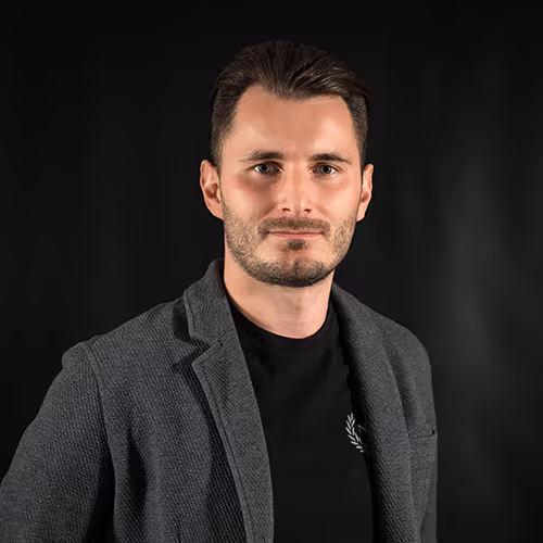 Headshot Manuel Huber, Gründer & CEO, Head of Procurement & Inventory