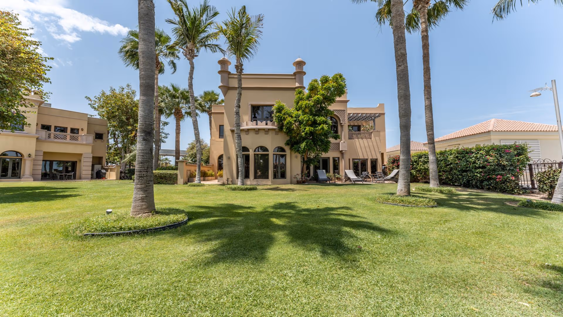 NAKHEEL PROPERTIES "Canal Cove Villas"; Nakheel Properties; Palm Jumeirah;