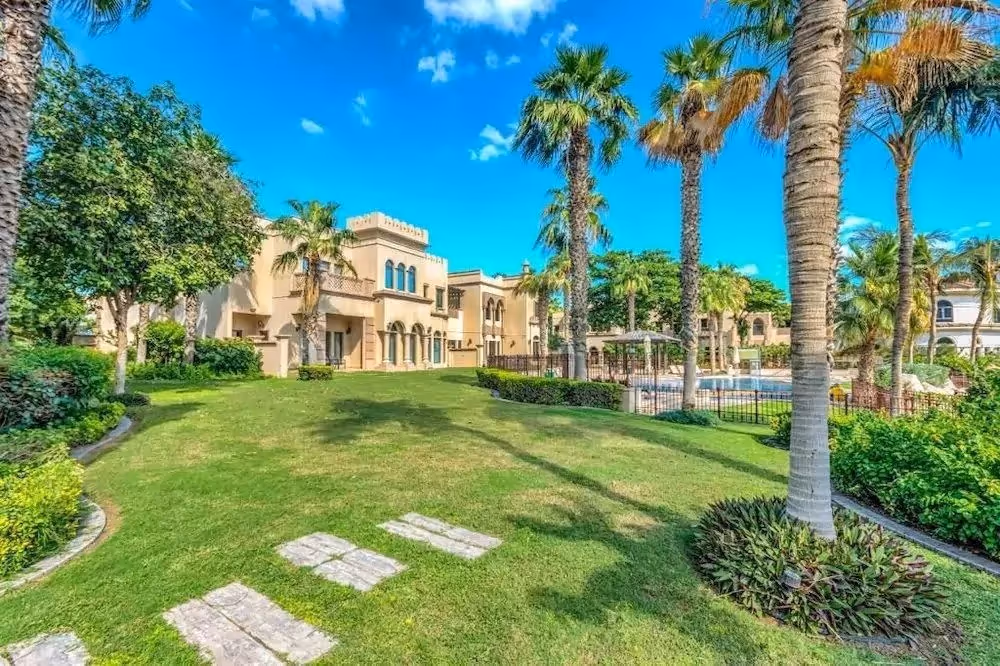 NAKHEEL PROPERTIES "Canal Cove Villas"; Nakheel Properties; Palm Jumeirah;