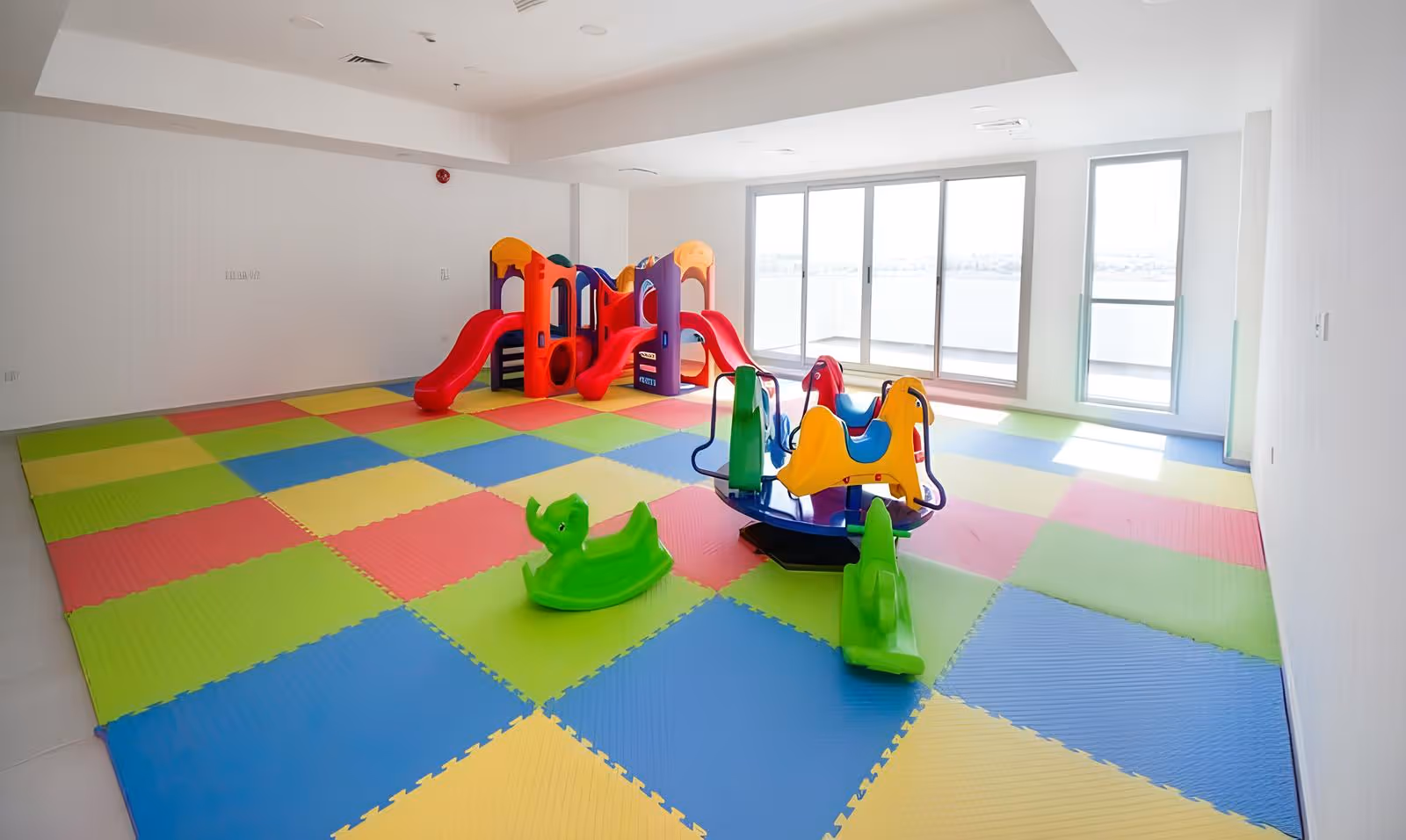 EMIRATES PEARL CONSTRUCTION "5th Avenue Residence"; Emirates Pearl Construction; Jebel Ali Village;