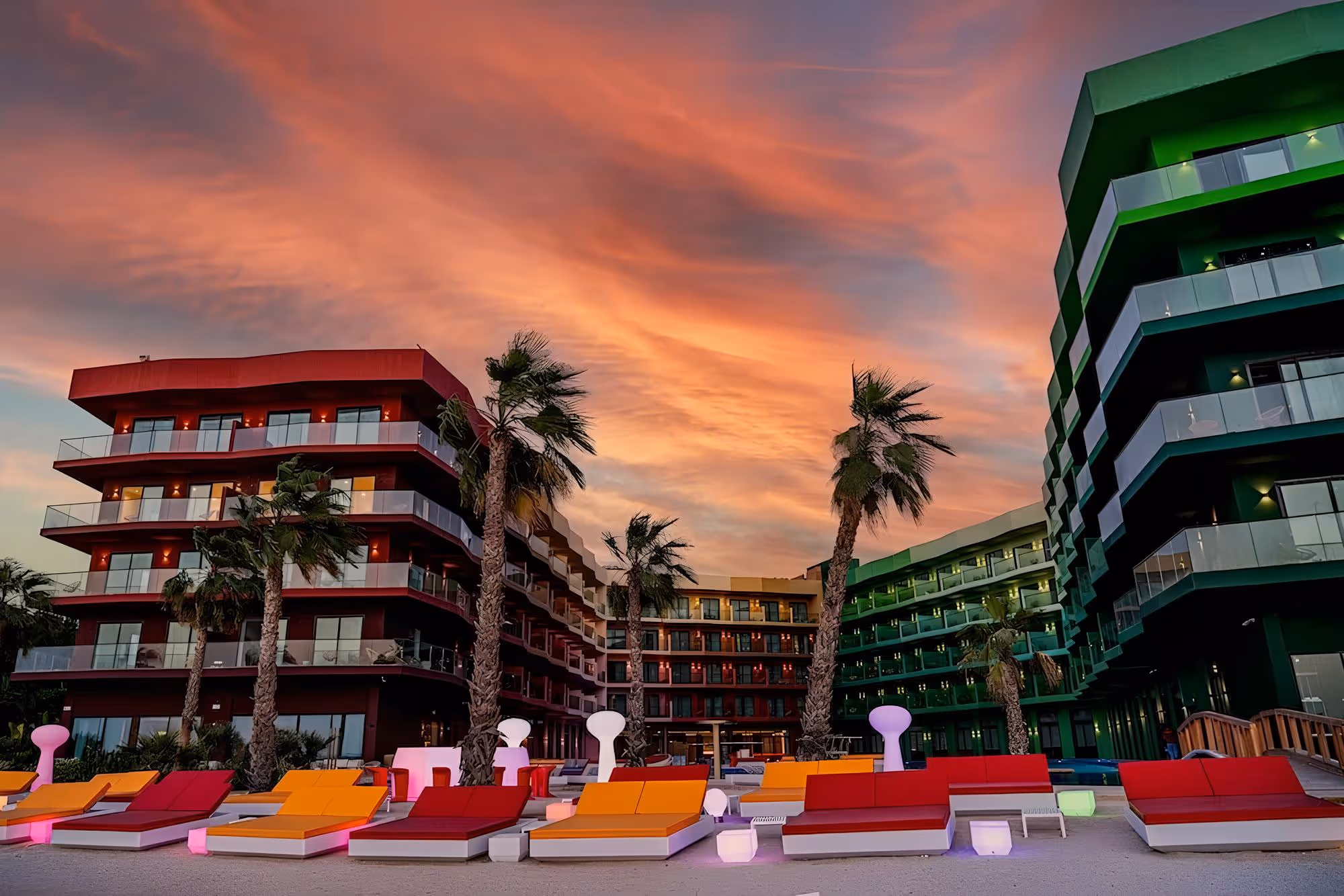 THE HEART OF EUROPE "Côte d'Azur Resort - Monaco"; The Heart of Europe; World of Islands;