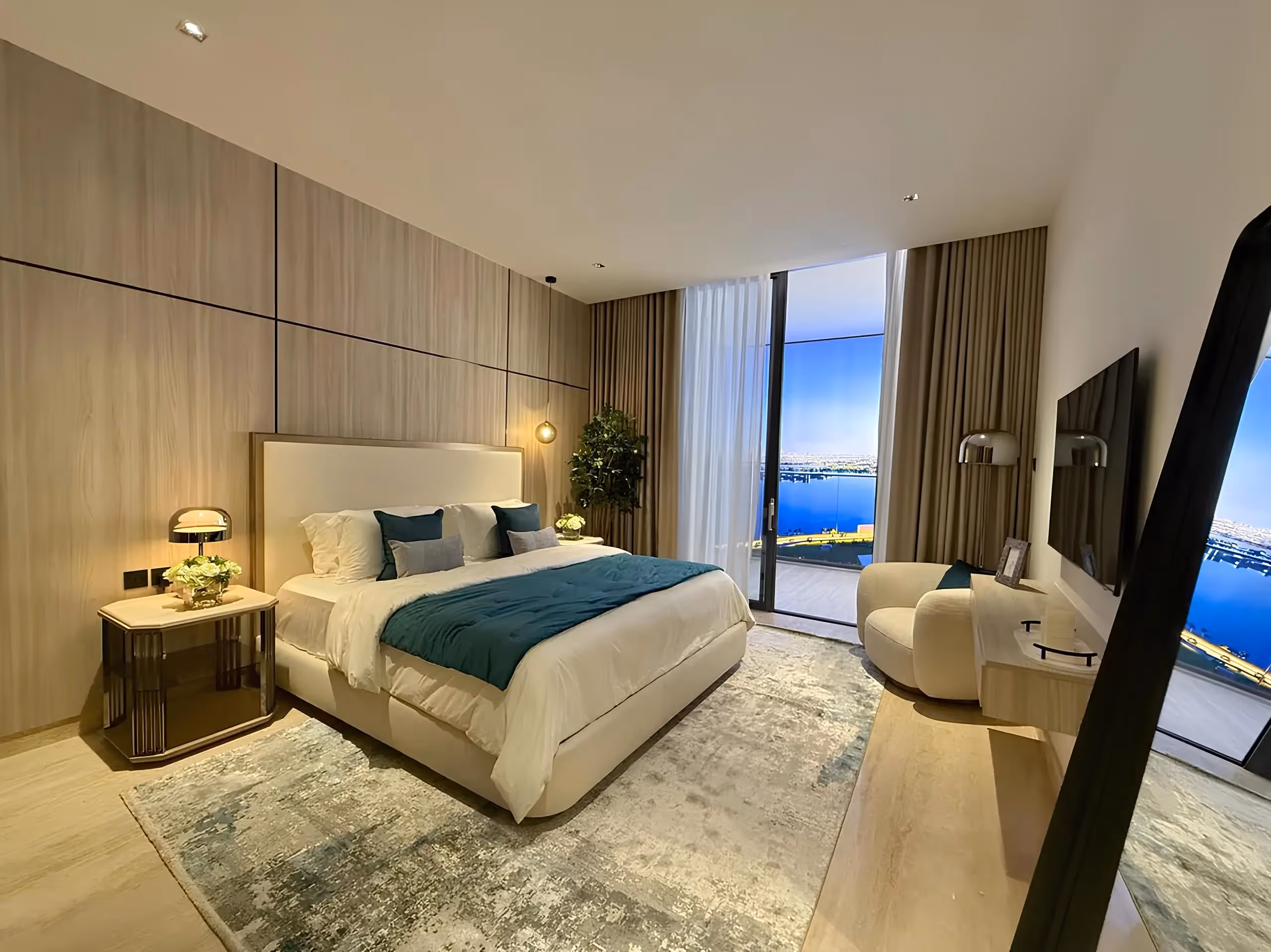 OCTA PROPERTIES "Franck Muller Yachting"; London Gate Real Estate Development; Maritime City;