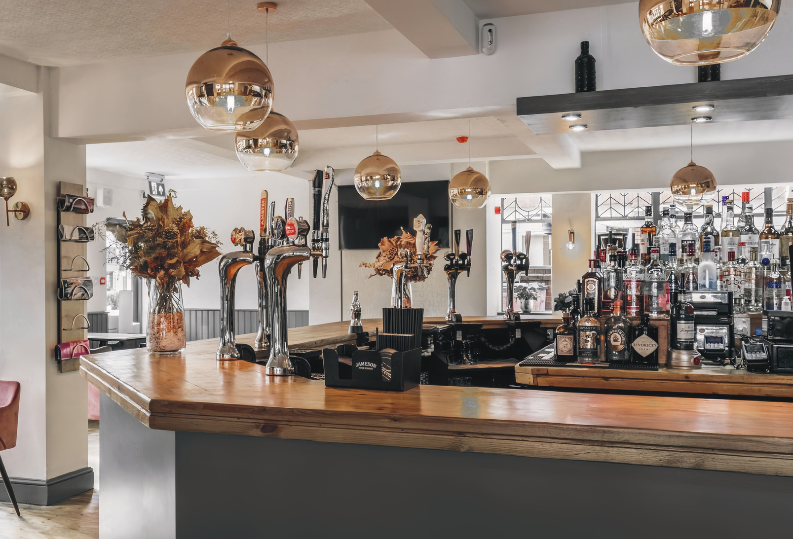 THE HEART OF EUROPE "London Hotel"