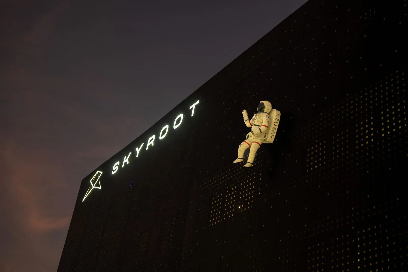 Skyroot Aerospace Vikram 1 in Hindi
