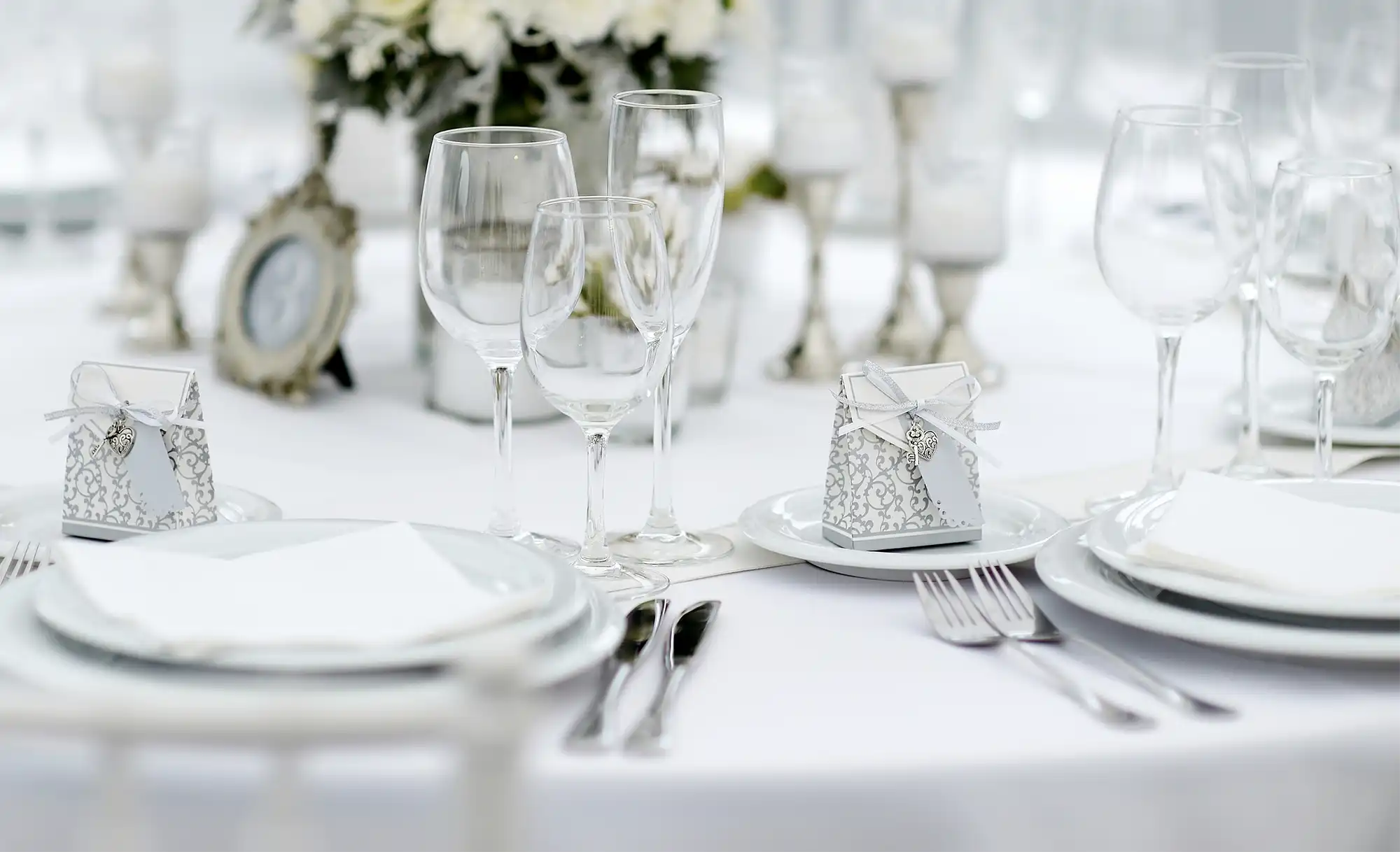 Hochzeit in der Farbe Silber