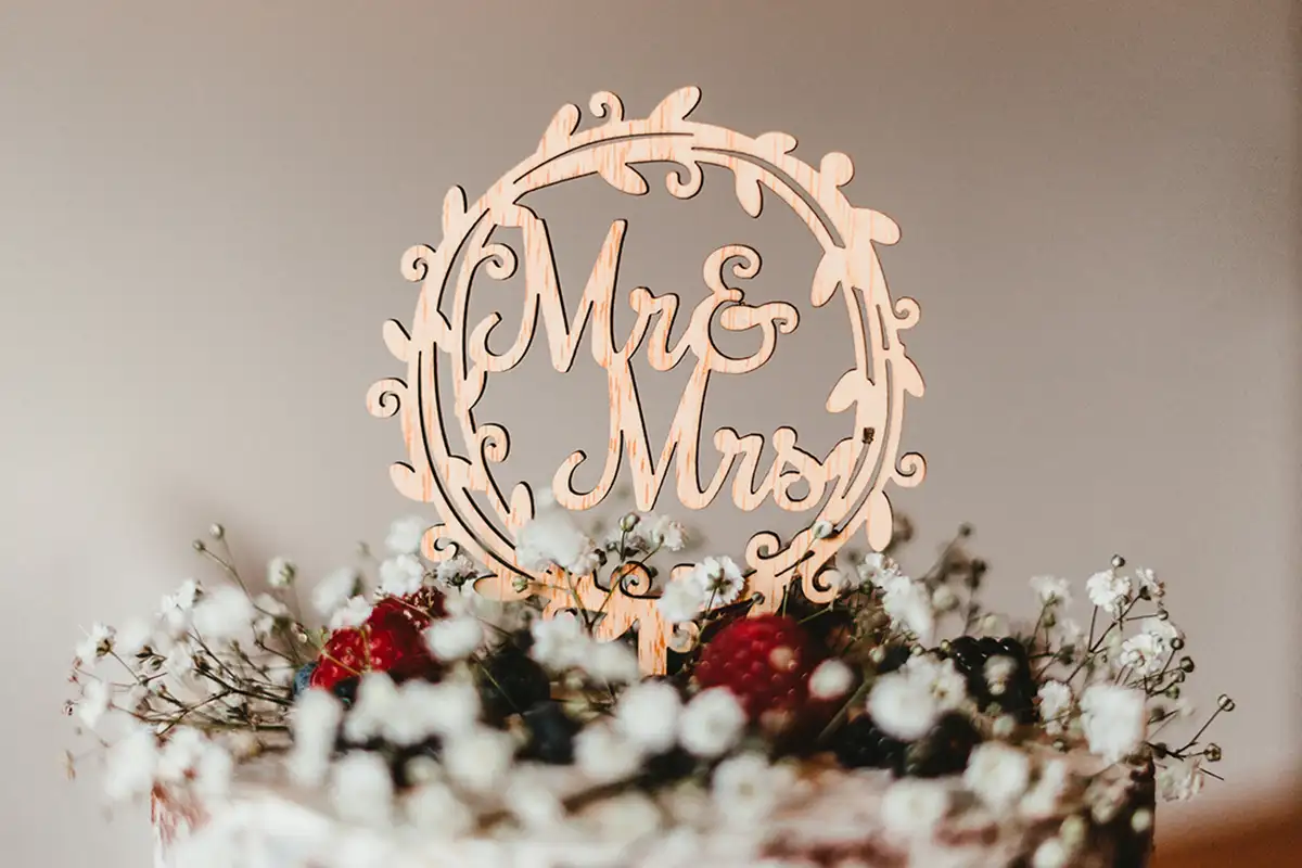 Hölzerne Hochzeit: Glückwünsche, Sprüche & Co zum 5. Hochzeitstag