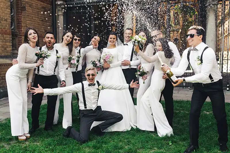 Dresscode zur Hochzeit: Formulierung & Regeln