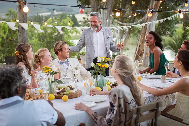 Dresscode zur Hochzeit: Formulierung & Regeln