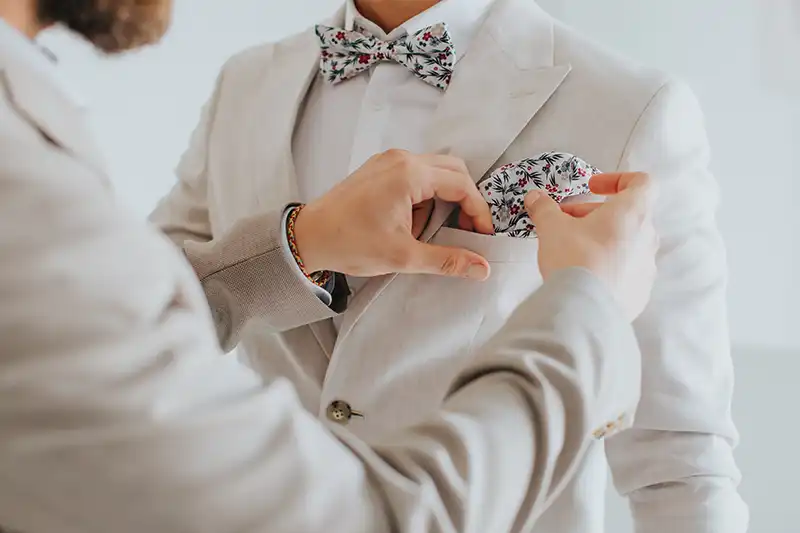 Dresscode zur Hochzeit: Formulierung & Regeln