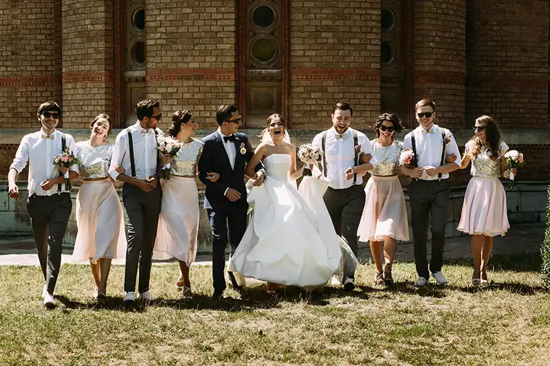 Dresscode zur Hochzeit: Formulierung & Regeln
