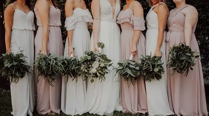 Dresscode zur Hochzeit: Formulierung & Regeln