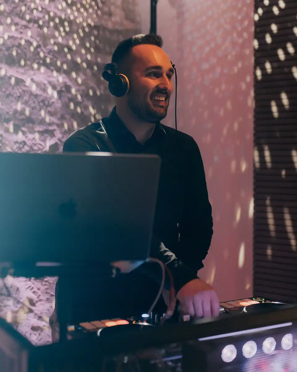 DJ Yanwave | Musik für eure Hochzeit