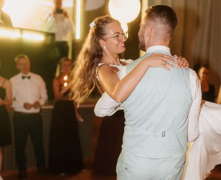 DJ Yanwave | Musik für eure Hochzeit