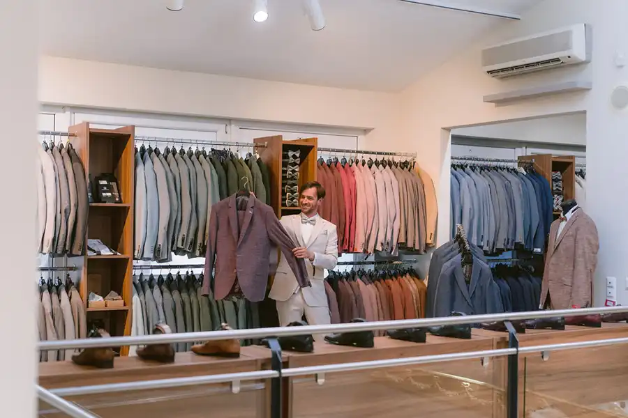 Traumwelt Lautenbacher | Hochzeitskleider & Anzüge