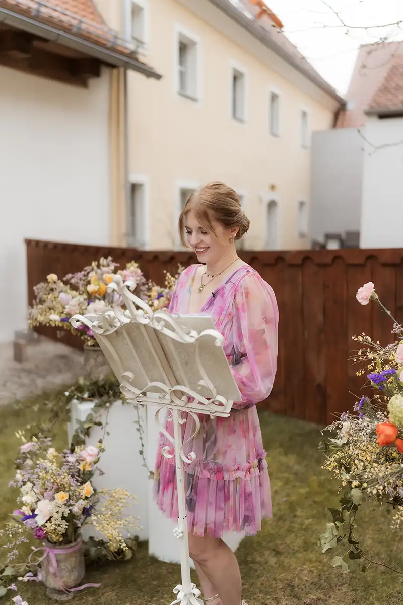 Freie Rednerin Julia Burczek