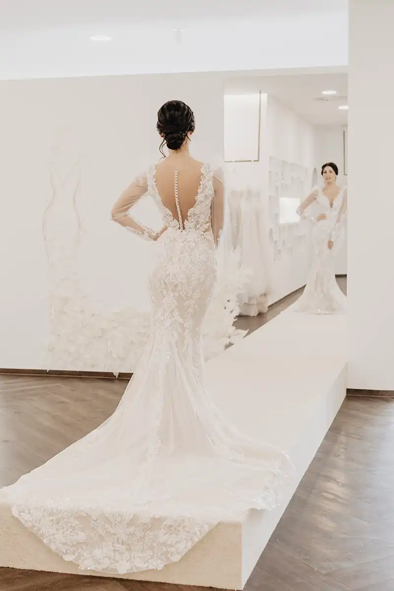 Hochzeitskleider von „Herzliebe“