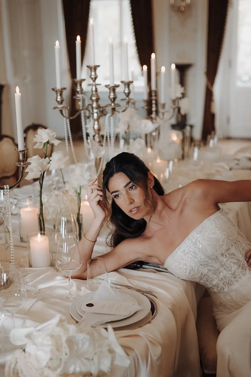 Whispered Opulence: Luxus-Hochzeit in nostalgischer Kulisse