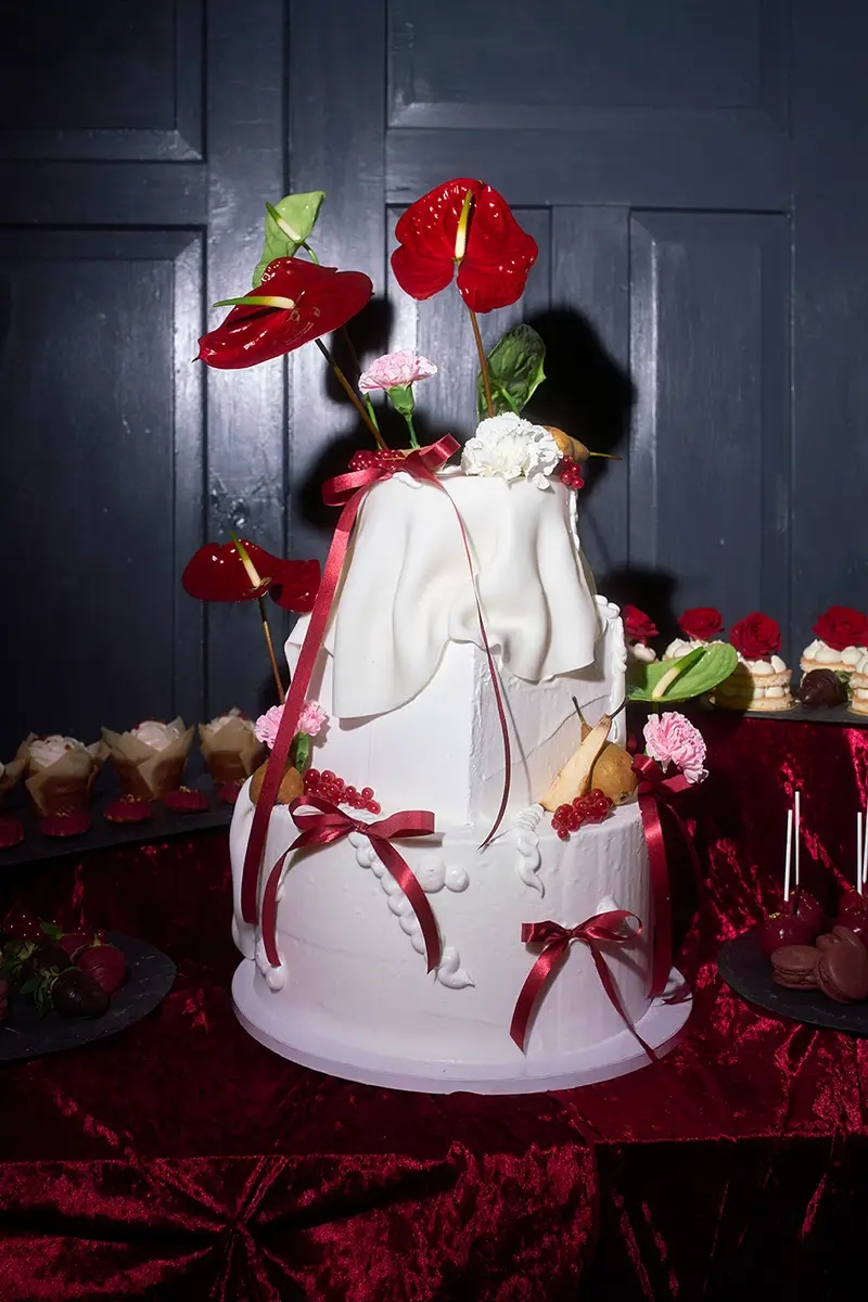 Dekadente Hochzeit zwischen Kunst, Licht und Filmästhetik