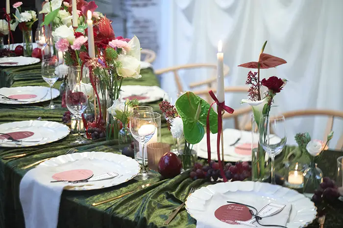 Dekadente Hochzeit zwischen Kunst, Licht und Filmästhetik