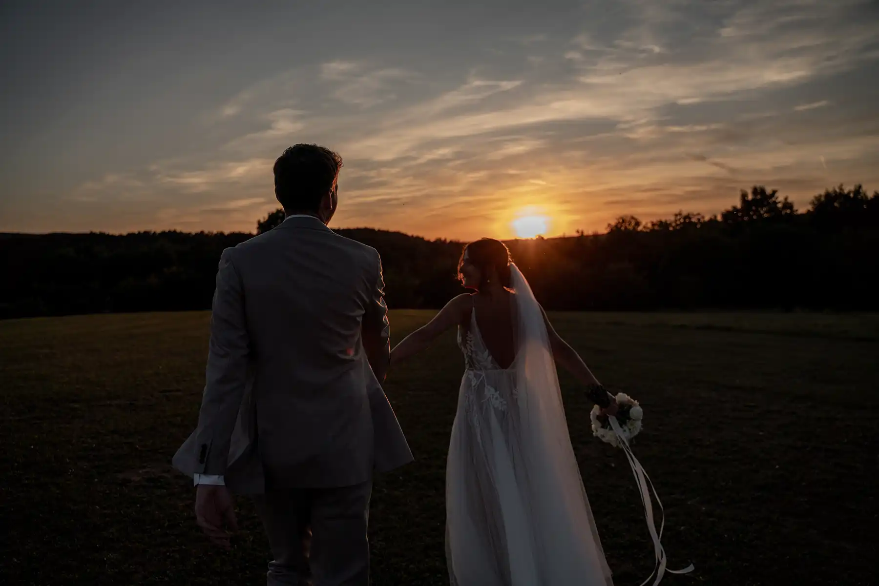 Soft Serenity: Sommerhochzeit voller Leichtigkeit und rustikalem Charme