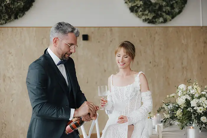 Butter Yellow Harmony – Moderne Hochzeitsinspiration in zarten Naturtönen