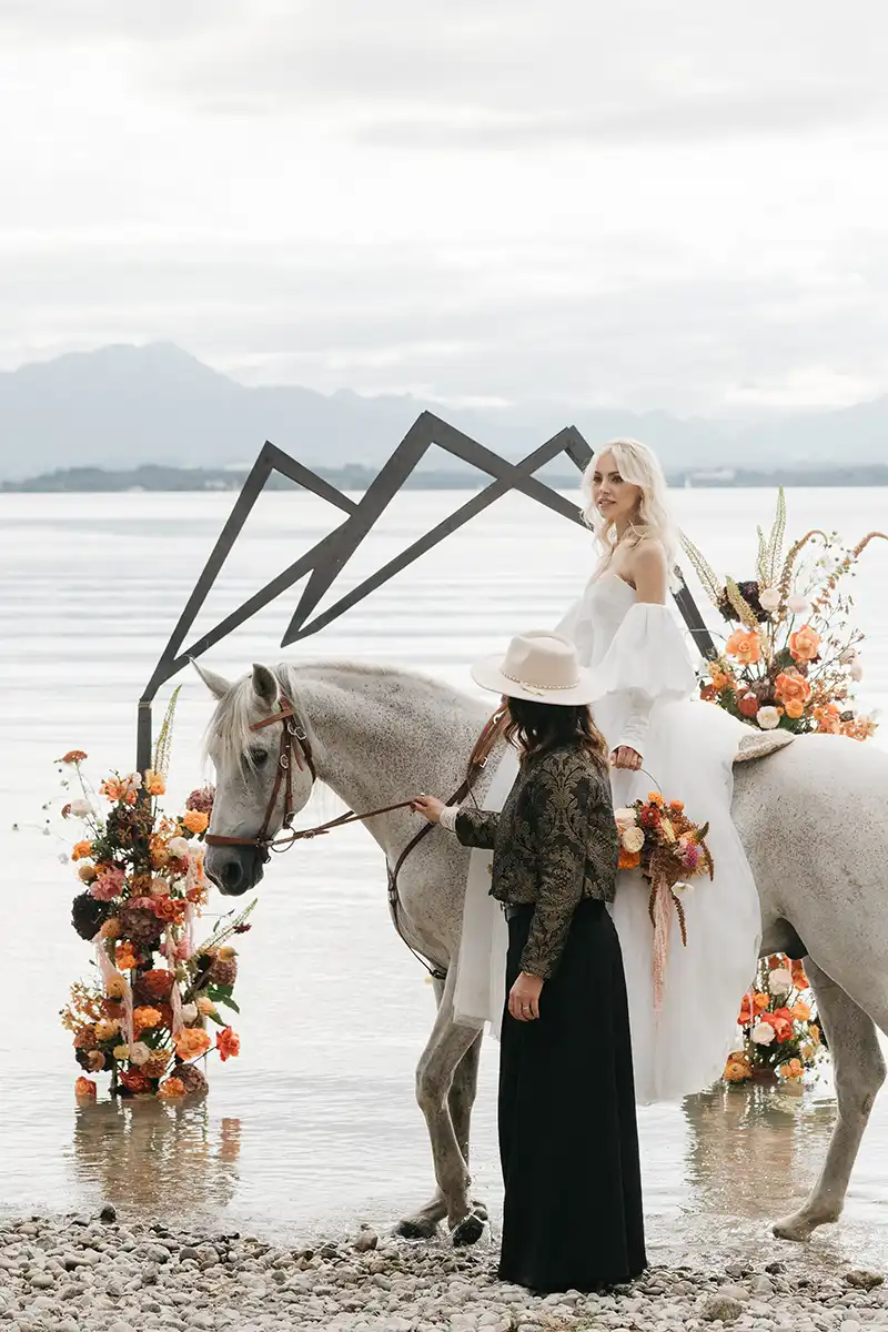 Lakeside Love: Elegante Outdoor-Hochzeit am Chiemsee
