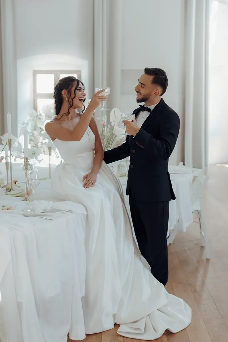 Timeless Harmony – Elegante Schlosshochzeit in sanften Farbtönen