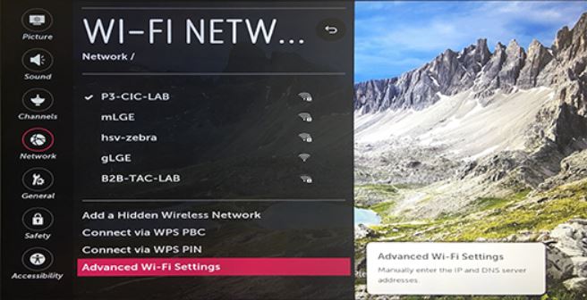 Advanced Wi-Fi Settings option selected on network selection screen.