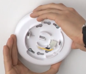 Smoke alarm backplate removal