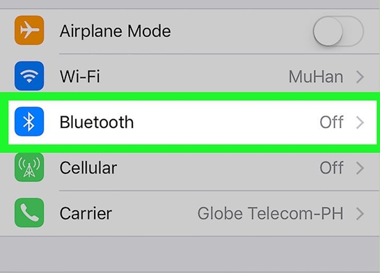 iOS settings with Bluetooth selected.