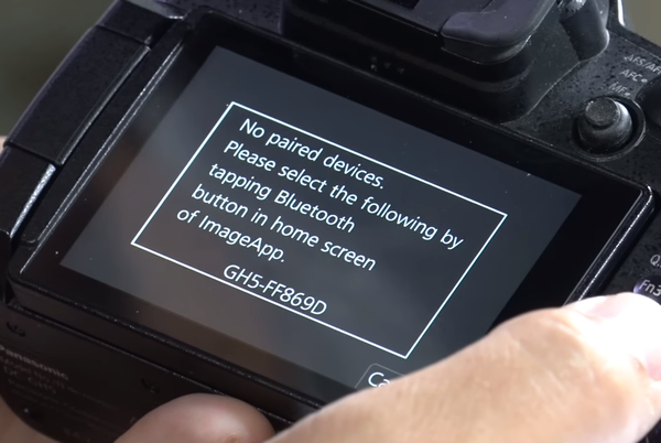 Camera waiting to be paired over Bluetooth.