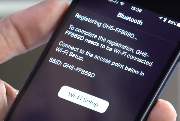 Phone waiting to connect to the camera.