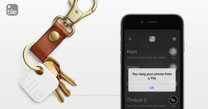 Keys with Tile tracker and mobile device with Tile app running.
