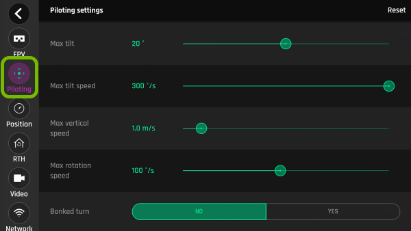 Piloting option highlighted in FreeFlight Pro app settings.
