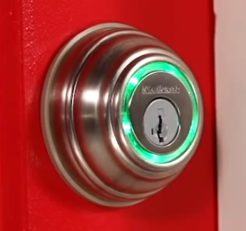 Picture of lock with green ring