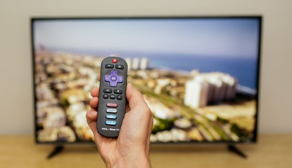 Remote pointed at TV.