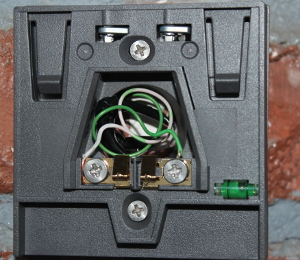 August Doorbell showing the built in level