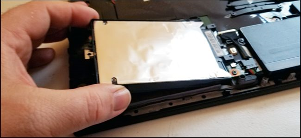 Removing a laptop drive