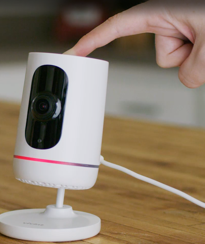 Hold button. Red light.