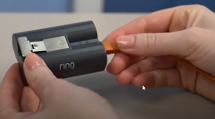 Battery and charging cable