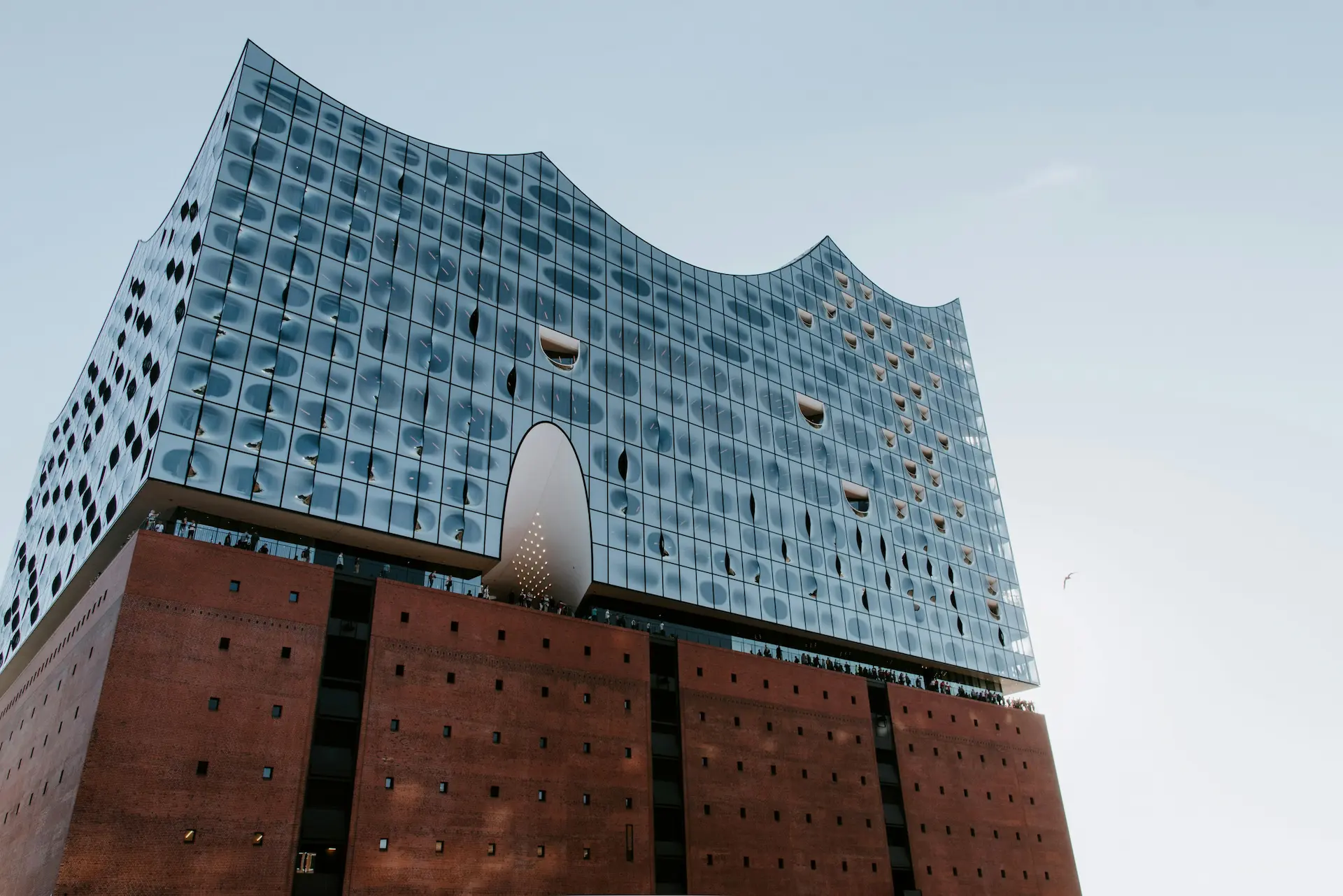 Elbphilharmonie in Hamburg – Standort für den exklusiven Chauffeur- und Limousinenservice von QualityLine