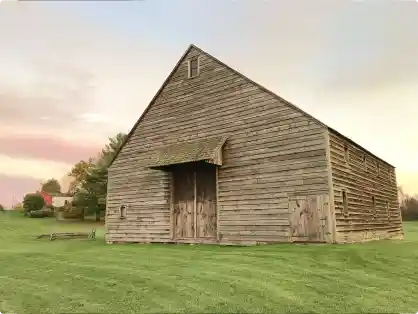 A picture of the New World Dutch Barn at Kilts Farm.