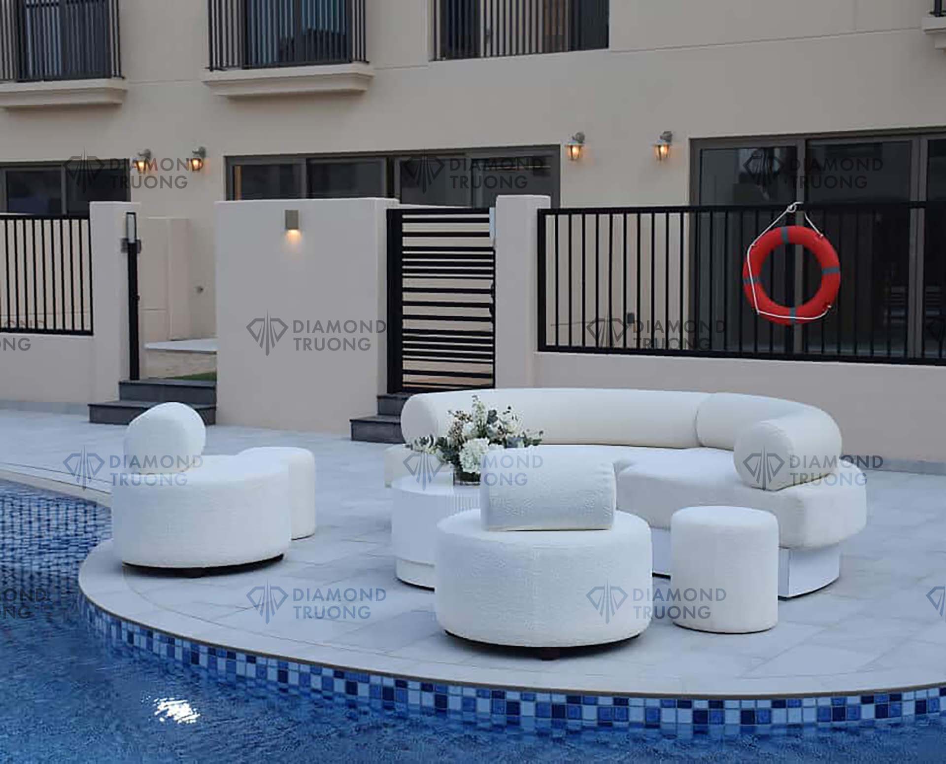 Jasmine Lane pool lounge