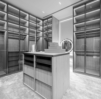 bespoke fit out of a villa's walk in closet