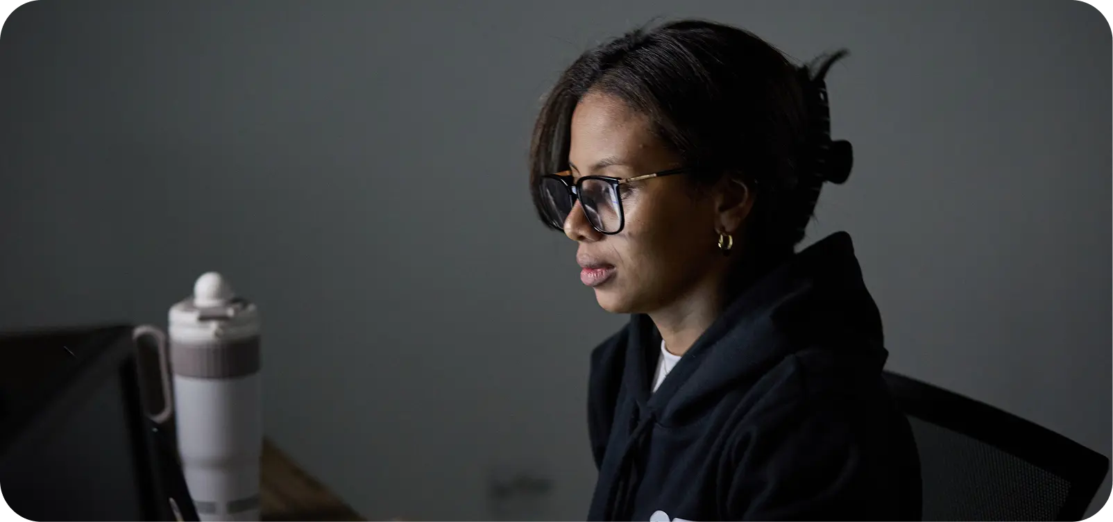 développeur absorbé dans son travail